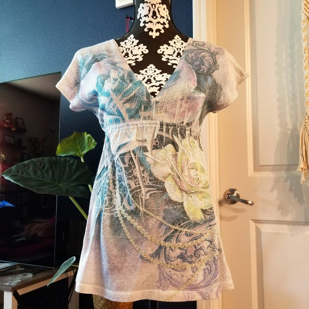 Small Short-Sleeve Shiny Subtle Metallic Floral V-Neck Blouse - Silver
